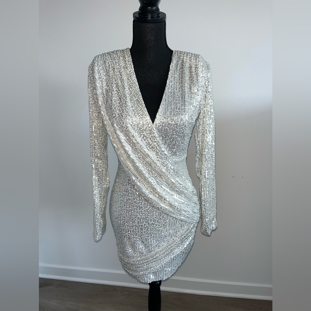 Miss Circle Sequin Dress Size Medium